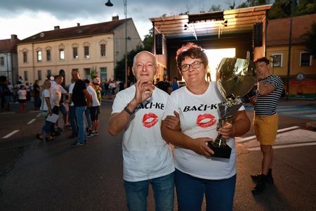 Zmagovalna ekipa Bači-ke Štefan in Renata Bači